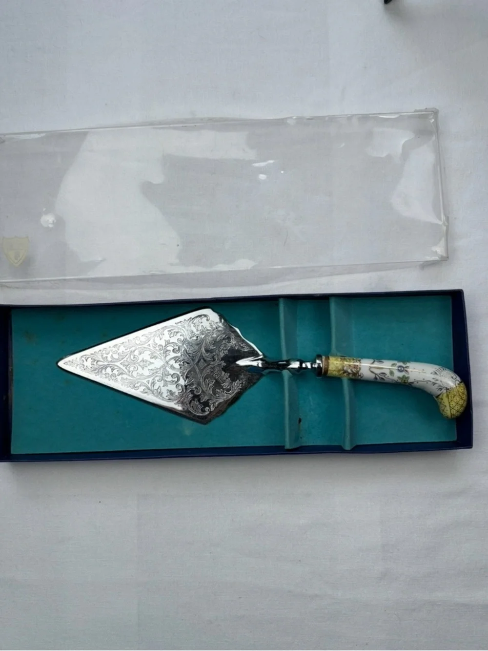 VTG Italian Silver Plated Cake Server Ornate Etched Blade Porcelain Handle w/Box